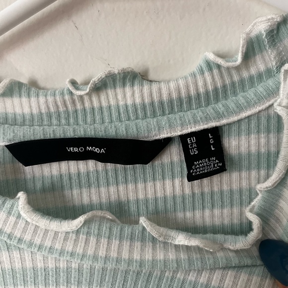 Striped Crop Top | Size L - Picture 2 of 2